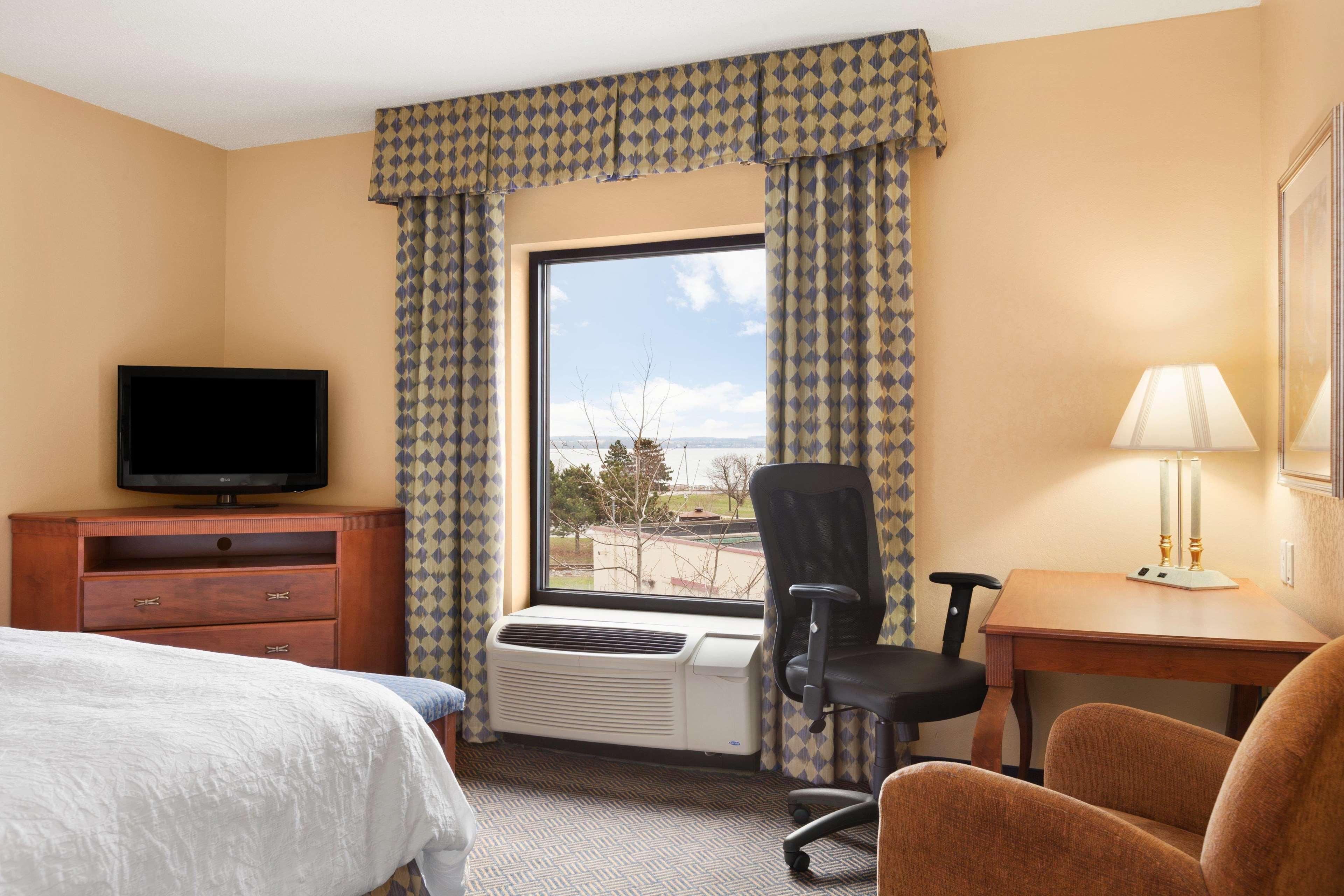 Hampton Inn Geneva Exterior photo