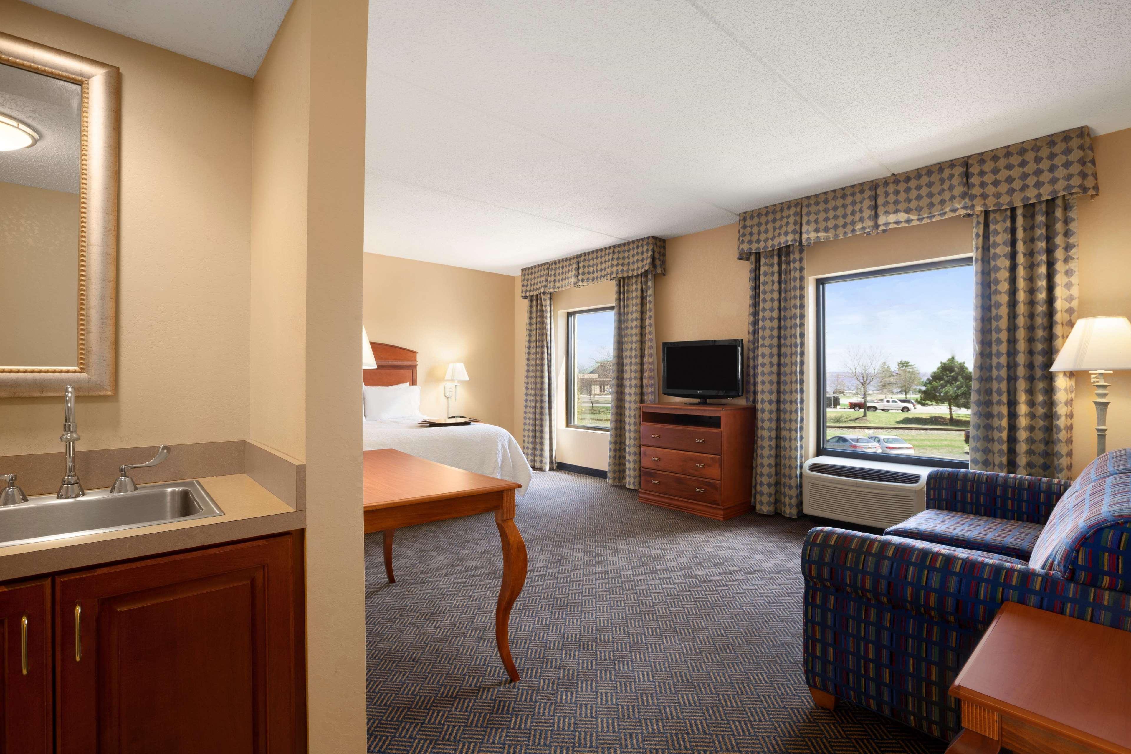 Hampton Inn Geneva Exterior photo