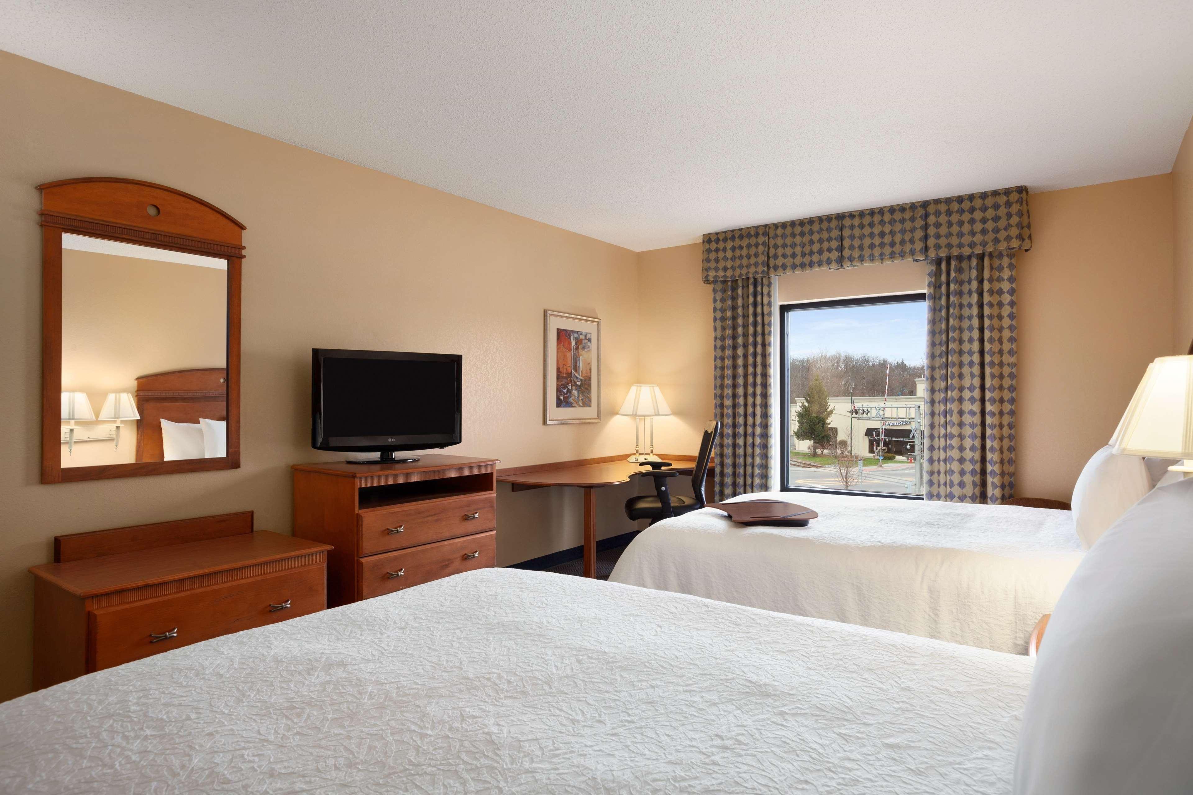 Hampton Inn Geneva Exterior photo