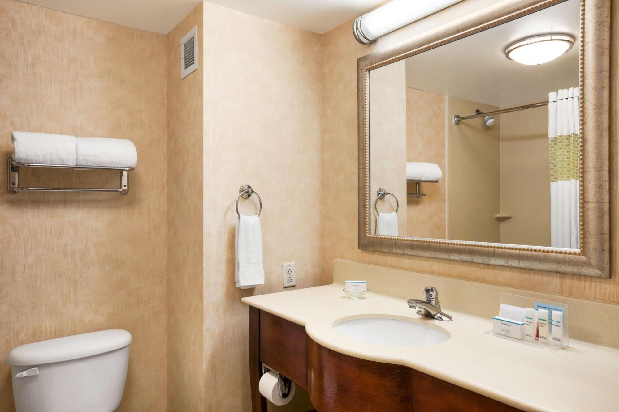 Hampton Inn Geneva Exterior photo